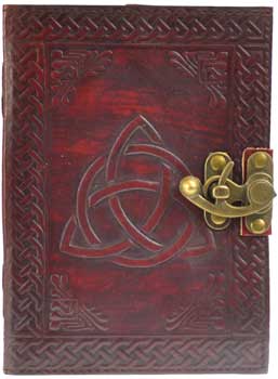 Triquetra leather w/ latch